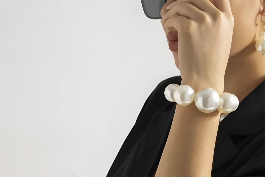 Fashionable pearl accessories